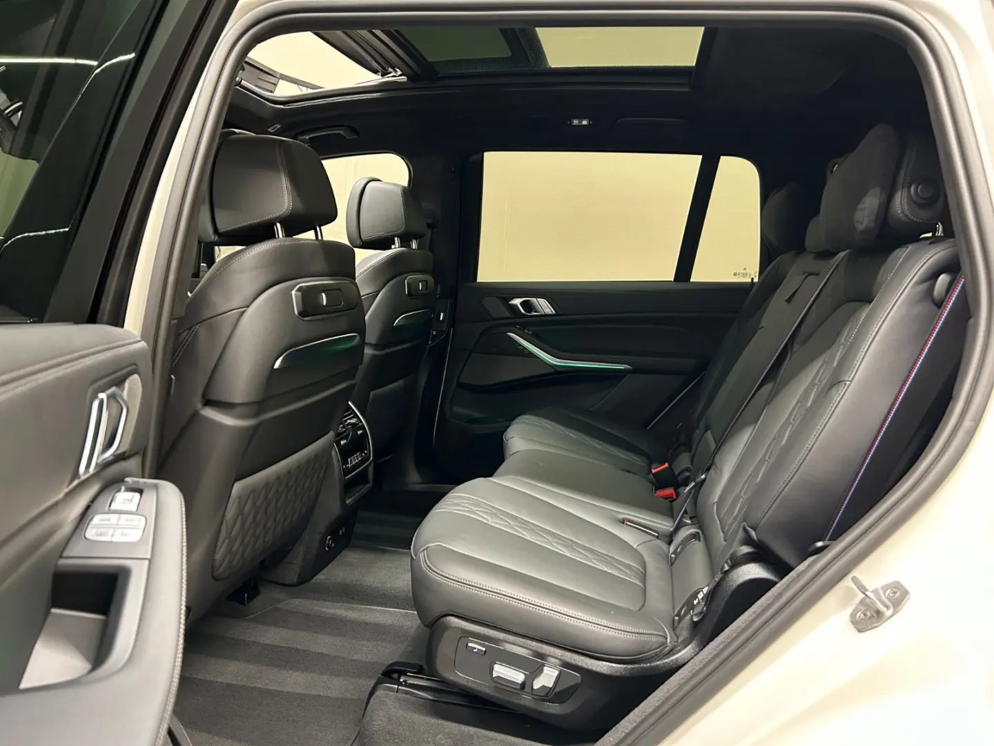X7 M60 i *AERODYNAMIK*SKY LOUNGE*AHK*EXKLUSIVE*