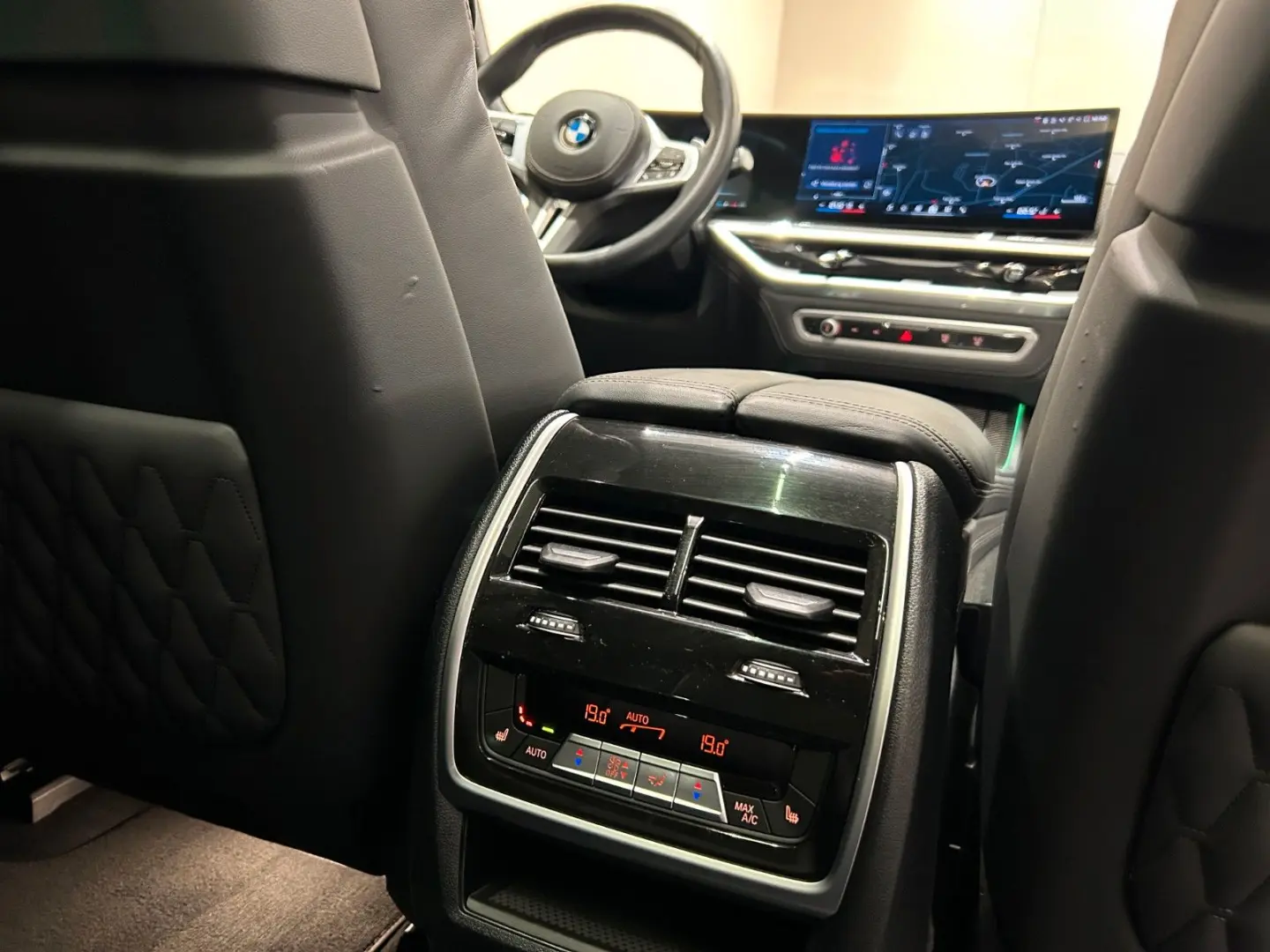 X7 M60 i *AERODYNAMIK*SKY LOUNGE*AHK*EXKLUSIVE*