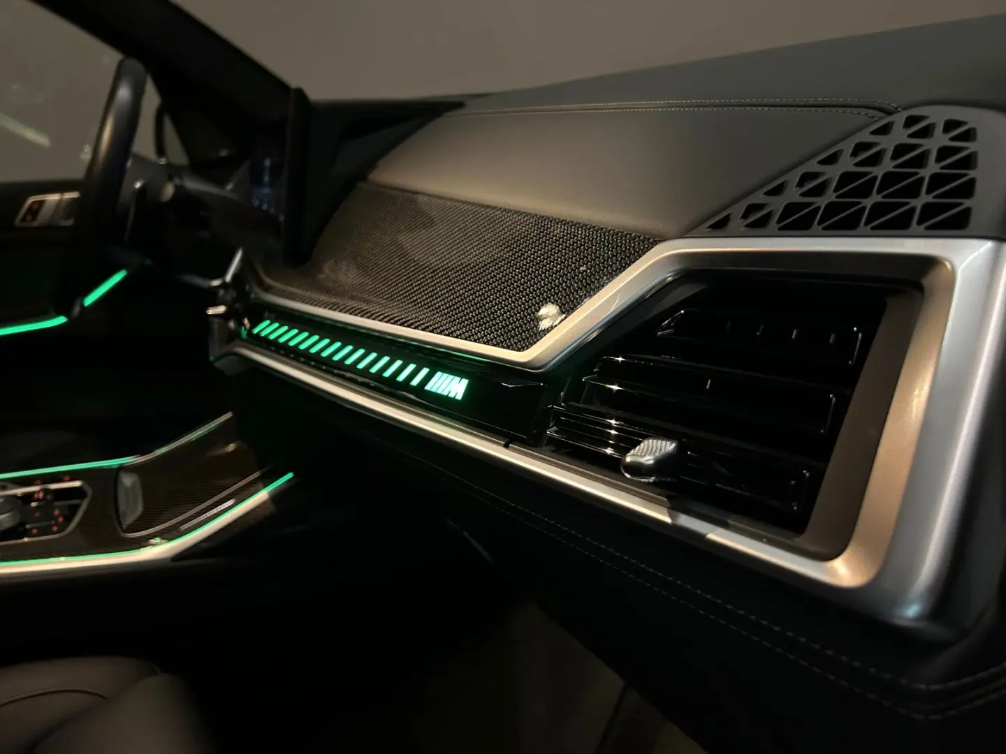 X7 M60 i *AERODYNAMIK*SKY LOUNGE*AHK*EXKLUSIVE*