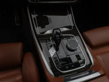 X7 xD40d M Sport 360° Laser Massage
