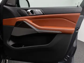 X7 xD40d M Sport 360° Laser Massage