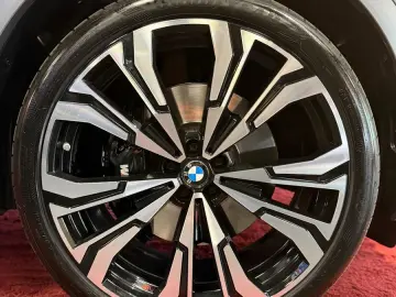 X7 M60i