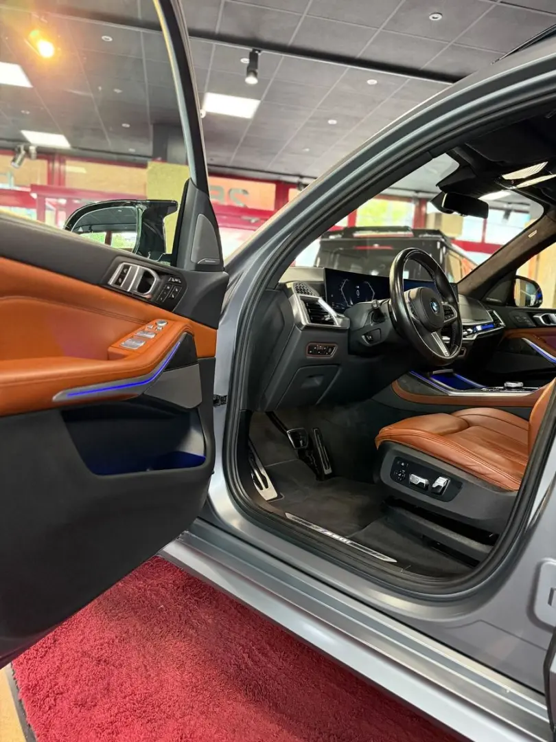X7 M60i