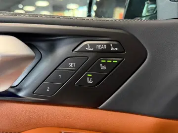 X7 M60i