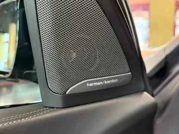 X7 M60i