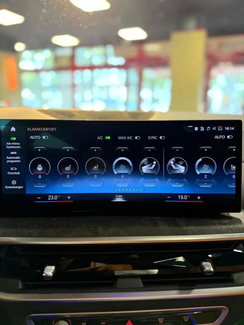 X7 M60i