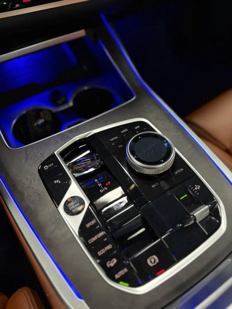 X7 M60i
