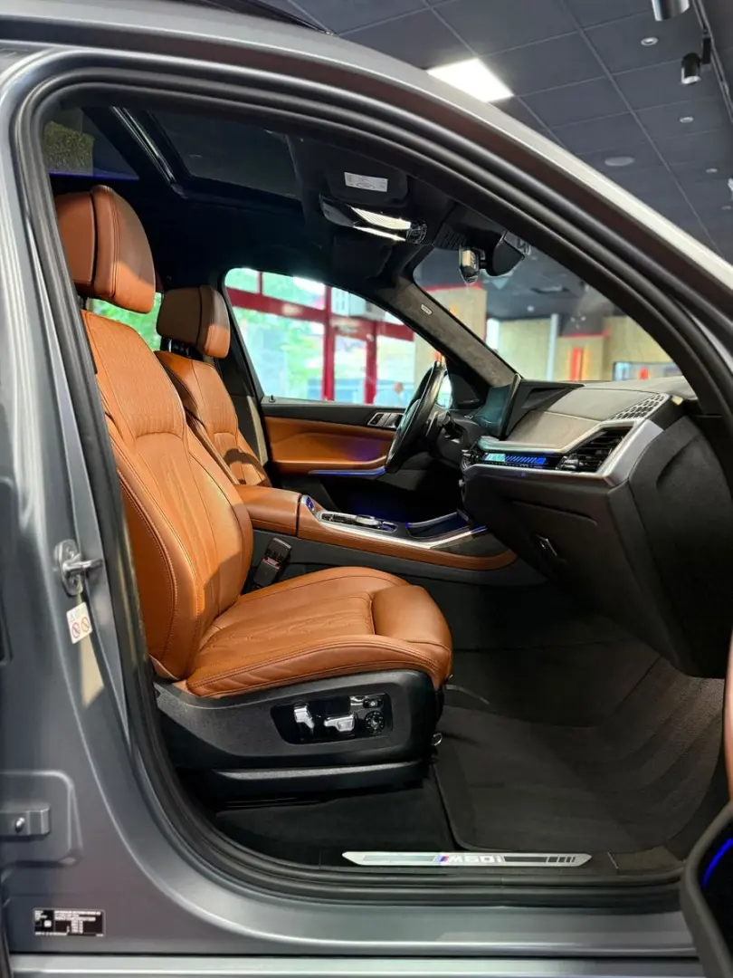X7 M60i