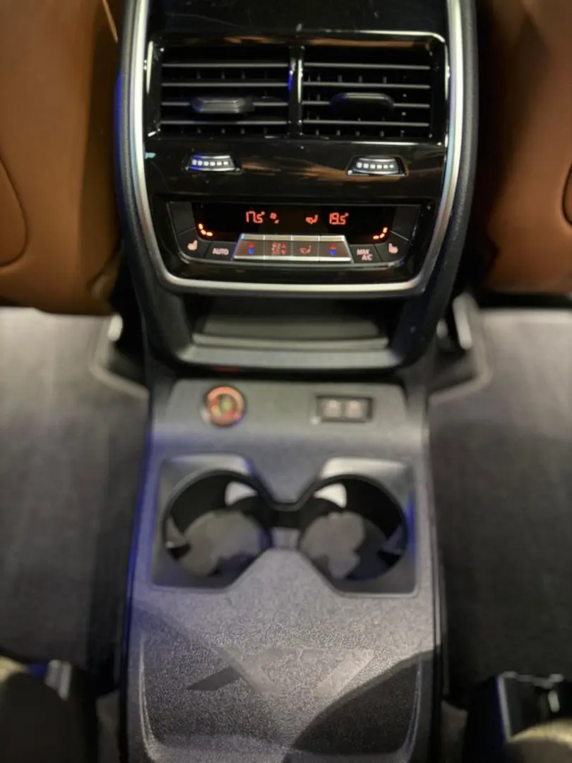 X7 M60i