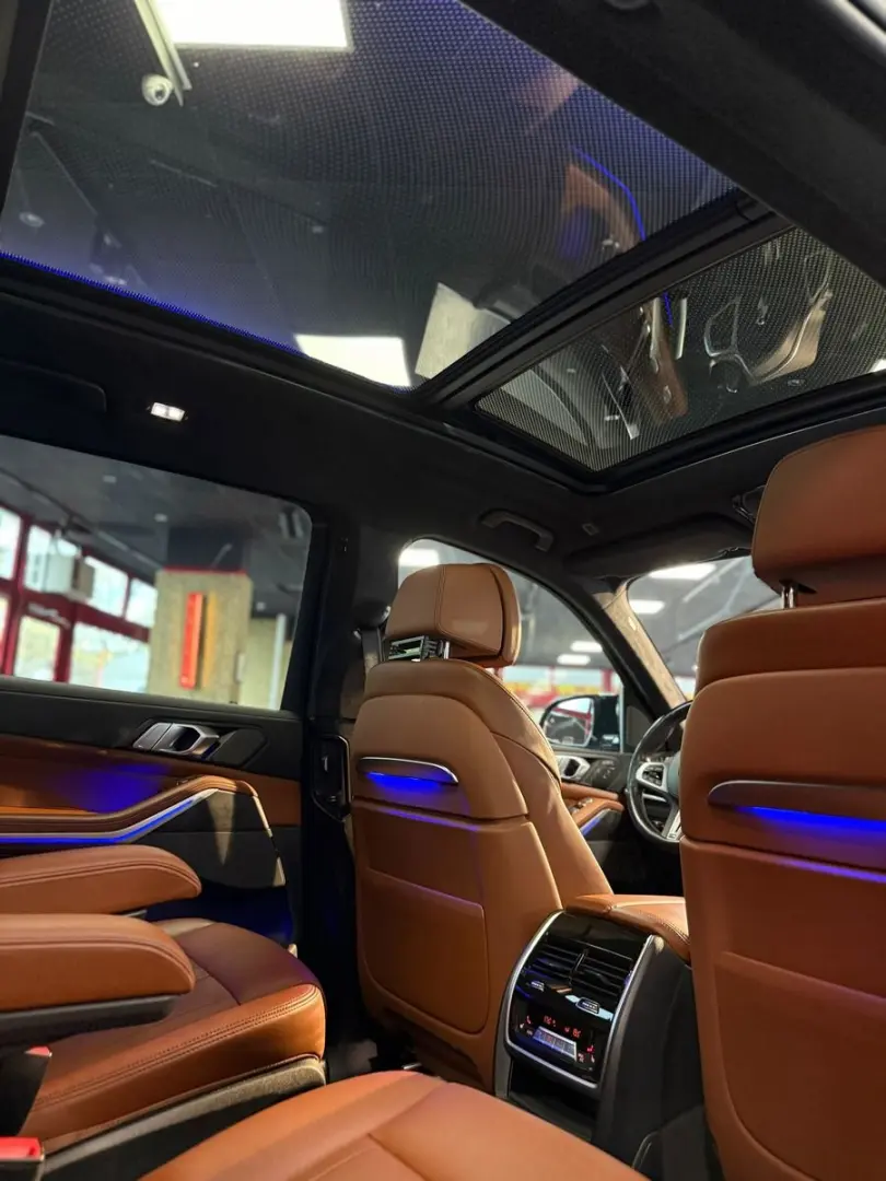 X7 M60i