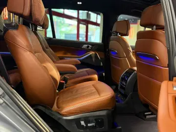 X7 M60i