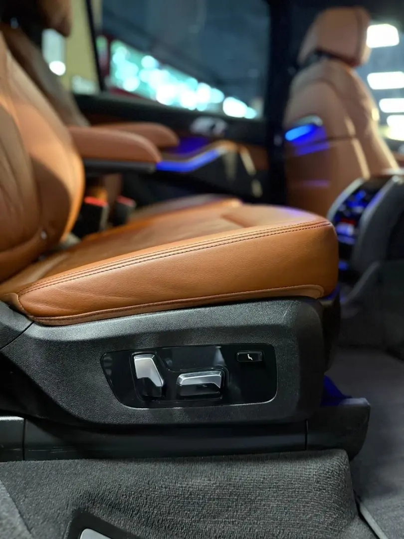 X7 M60i