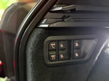 X7 M60i