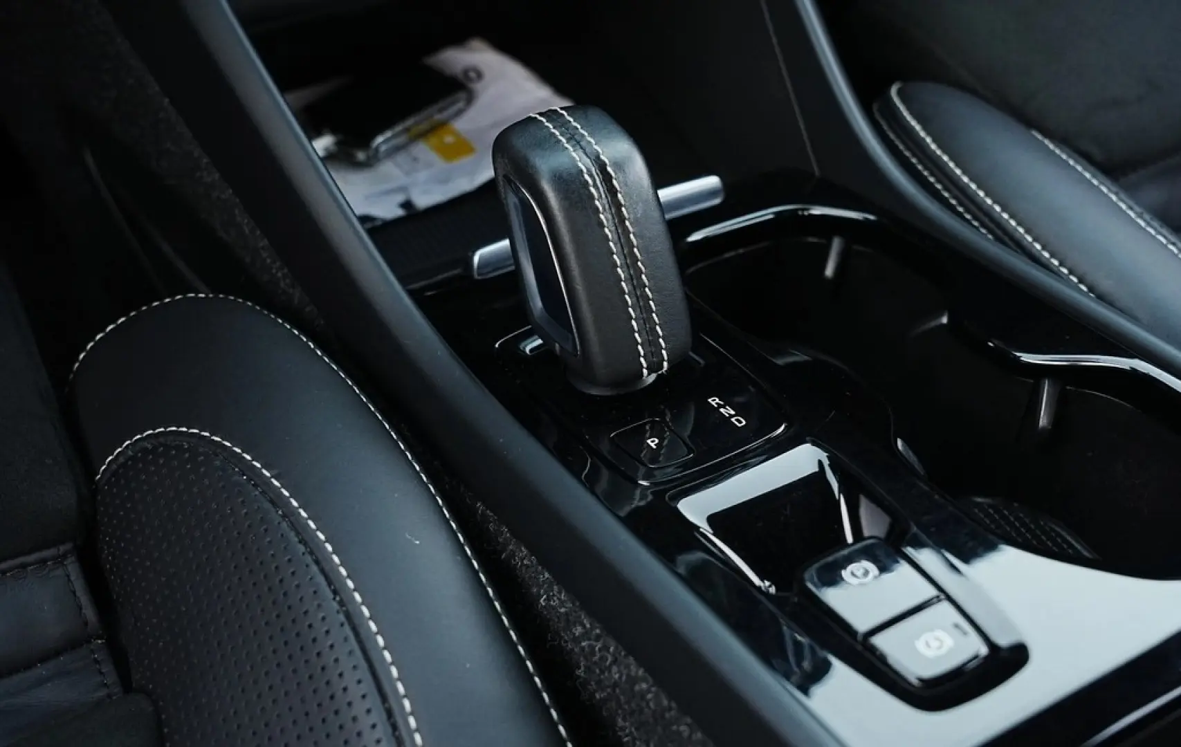 Volvo XC 40 Recharge T5 Twin Engine AT7 R-Design