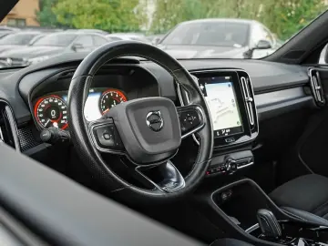 Volvo XC 40 Recharge T5 Twin Engine AT7 R-Design