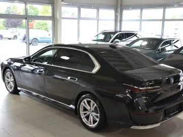 750 e xDrive Design