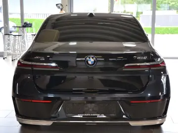 750 e xDrive Design