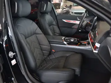 750 e xDrive Design