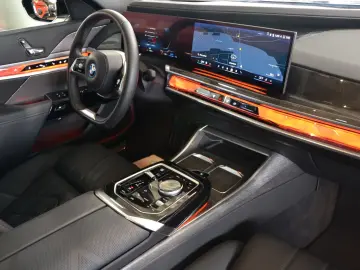 750 e xDrive Design