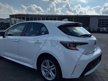 Corolla Hybrid Business Edition