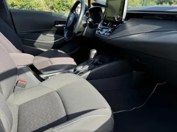 Corolla Hybrid Business Edition
