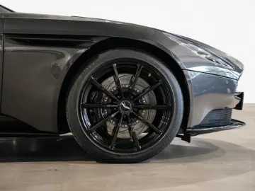 DB11 AMR V12 Coupe Aston Martin Hamburg