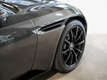 DB11 AMR V12 Coupe Aston Martin Hamburg