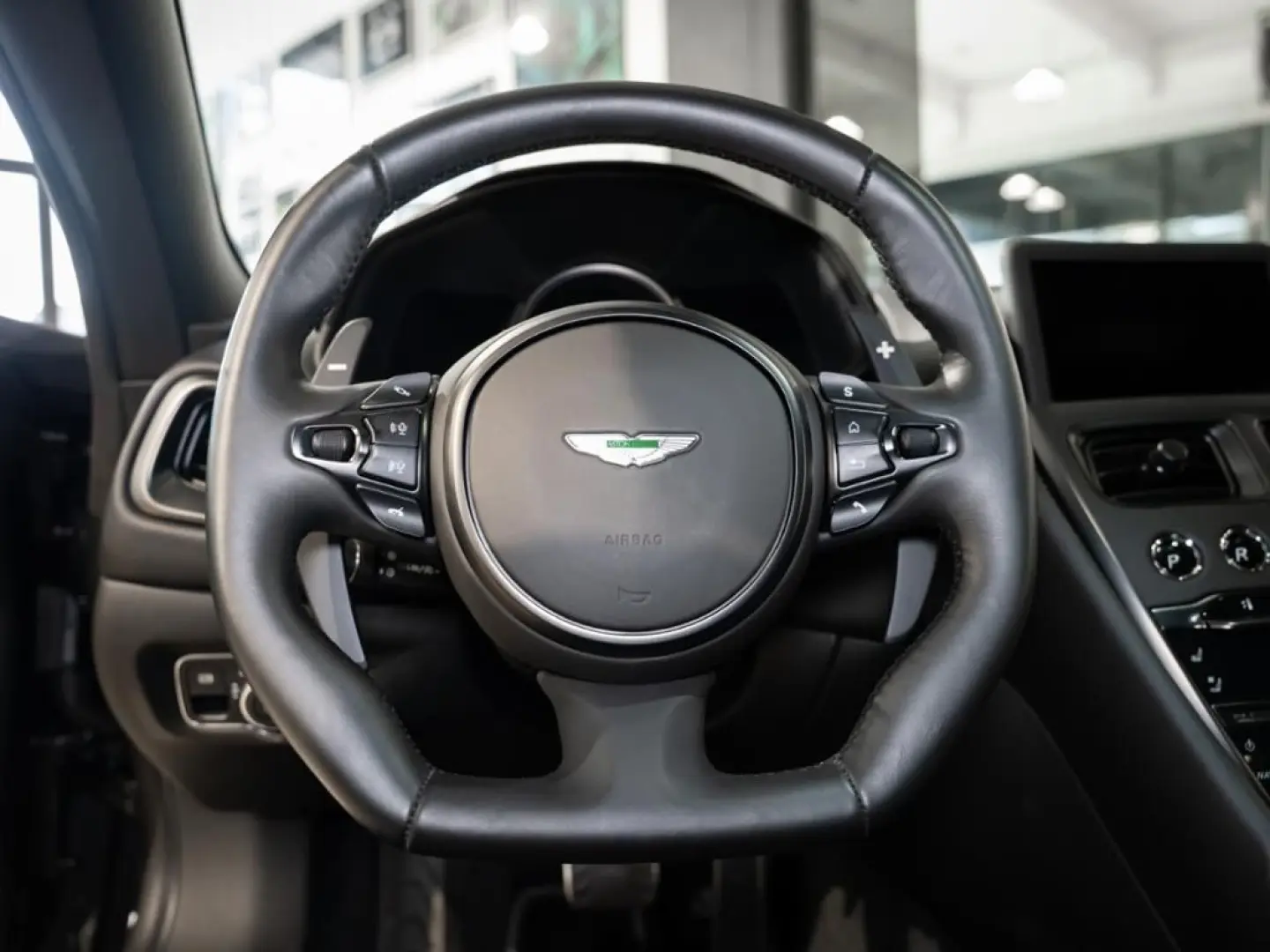 DB11 AMR V12 Coupe Aston Martin Hamburg