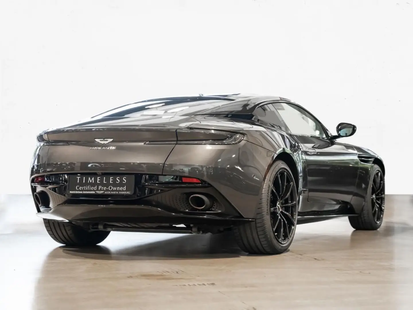 DB11 AMR V12 Coupe Aston Martin Hamburg