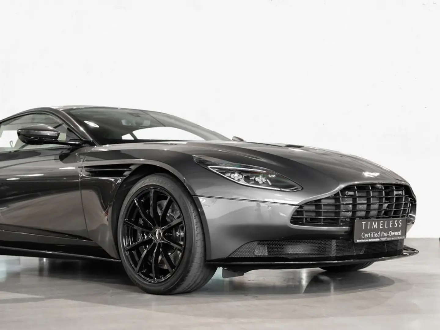 DB11 AMR V12 Coupe Aston Martin Hamburg