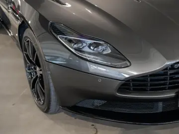 DB11 AMR V12 Coupe Aston Martin Hamburg