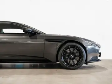 DB11 AMR V12 Coupe Aston Martin Hamburg