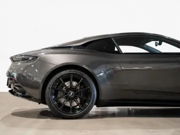 DB11 AMR V12 Coupe Aston Martin Hamburg