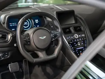 DB11 AMR V12 Coupe Aston Martin Hamburg