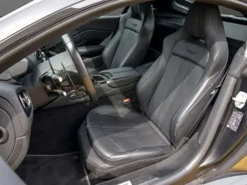 V8 Vantage