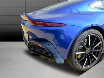 V8 Vantage