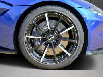 V8 Vantage