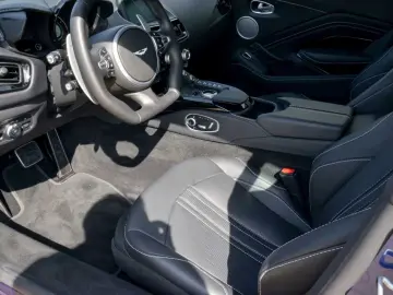 V8 Vantage