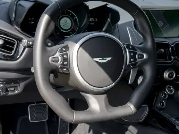 V8 Vantage