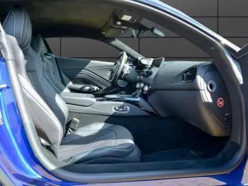 V8 Vantage