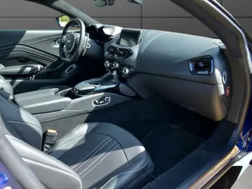 V8 Vantage