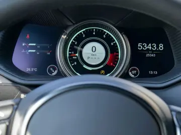 DB11 V8 Coupe
