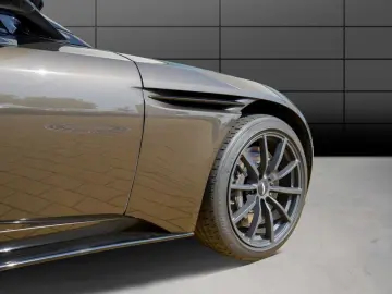 DB11 V8 Coupe