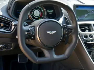 DB11 V8 Coupe