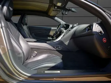 DB11 V8 Coupe