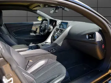 DB11 V8 Coupe