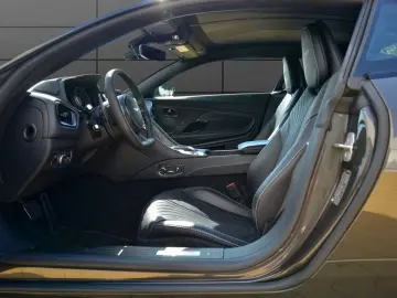 DB11 V8 Coupe