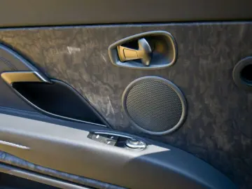 DB11 V8 Coupe