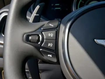 DB11 V8 Coupe