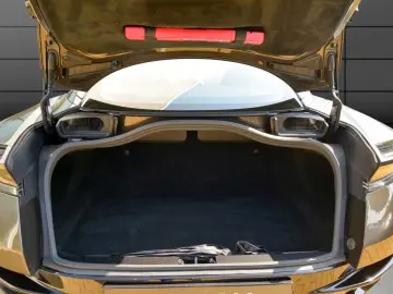 DB11 V8 Coupe